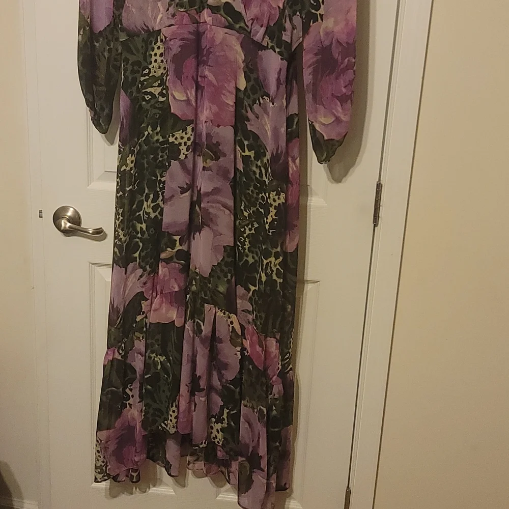 Women's floral dress by Julian Taylor Size 16 - Picture 2 of 6